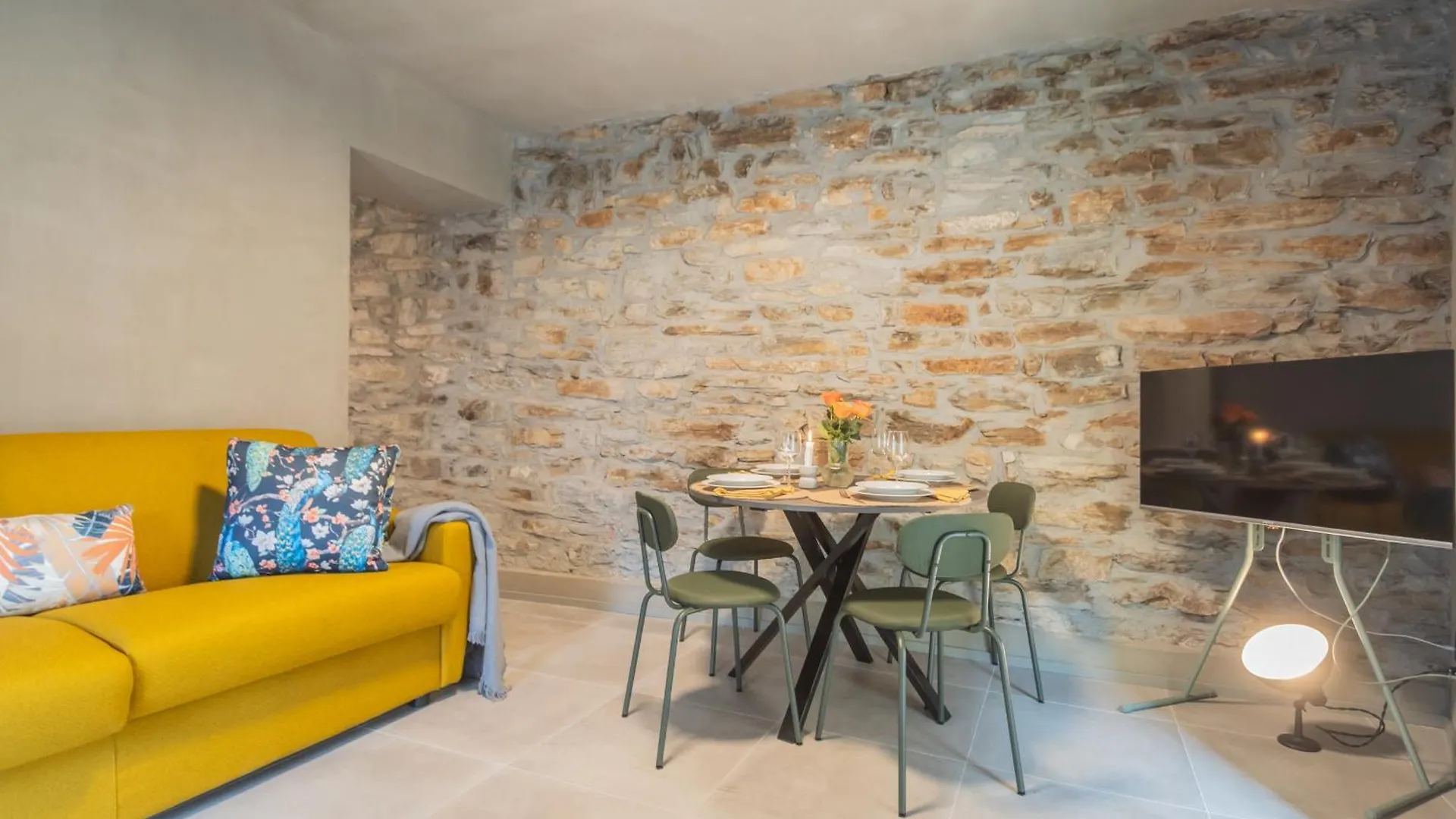 Апартаменты Urio'S Castle Suites By Rent All Como Carate Urio