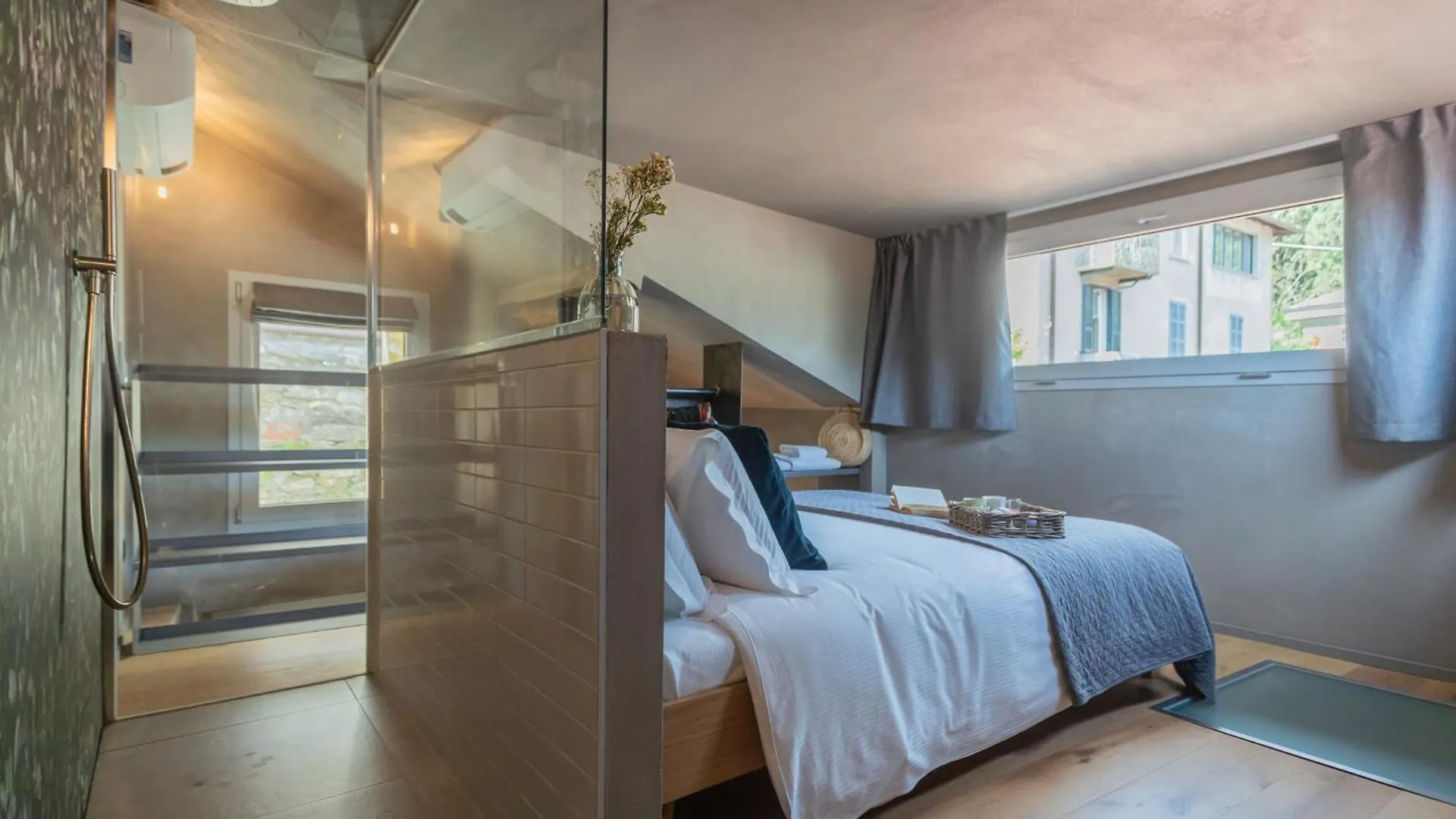 Апартаменты Urio'S Castle Suites By Rent All Como Carate Urio Италия