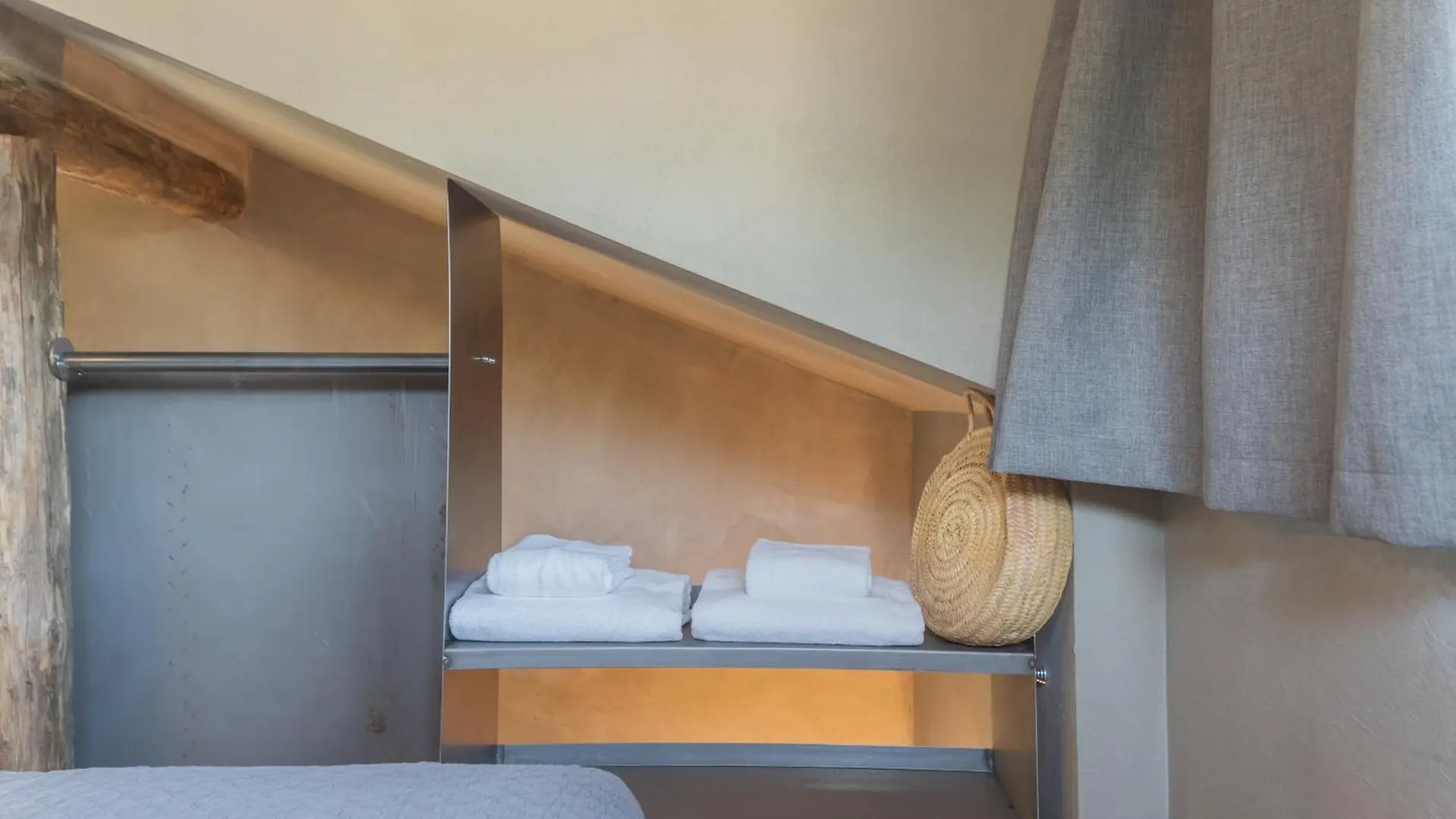 Urio'S Castle Suites By Rent All Como Carate Urio