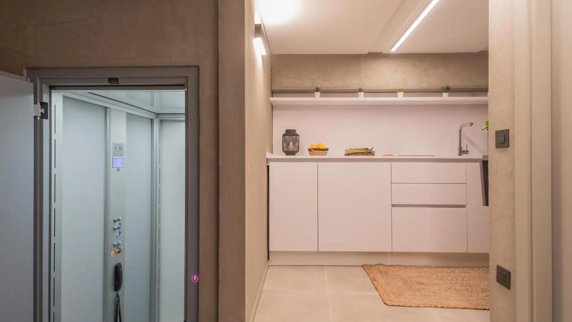 Urio'S Castle Suites By Rent All Como Carate Urio 0*,