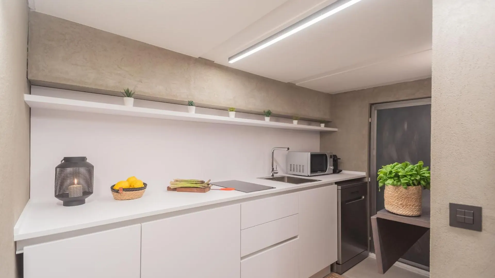 Urio'S Castle Suites By Rent All Como Carate Urio