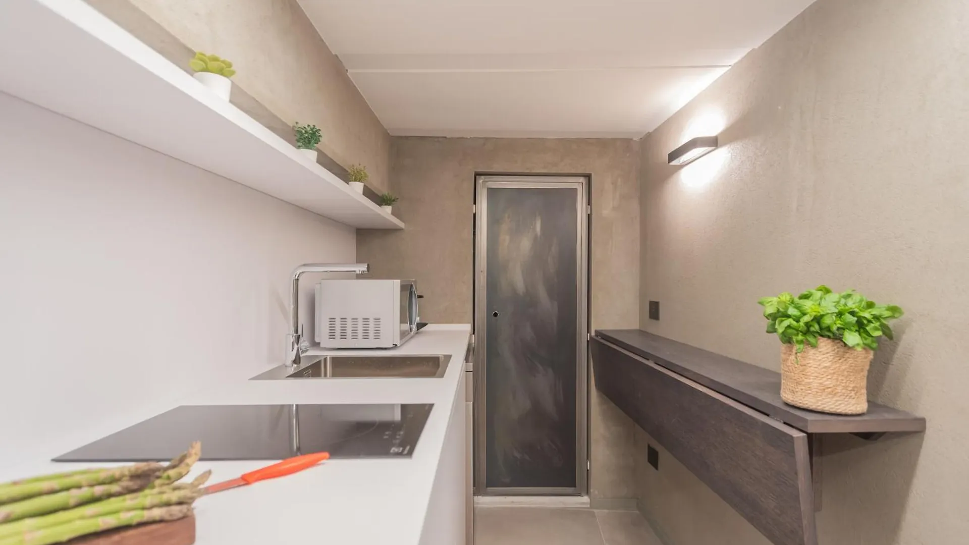 Апартаменты Urio'S Castle Suites By Rent All Como Carate Urio Италия