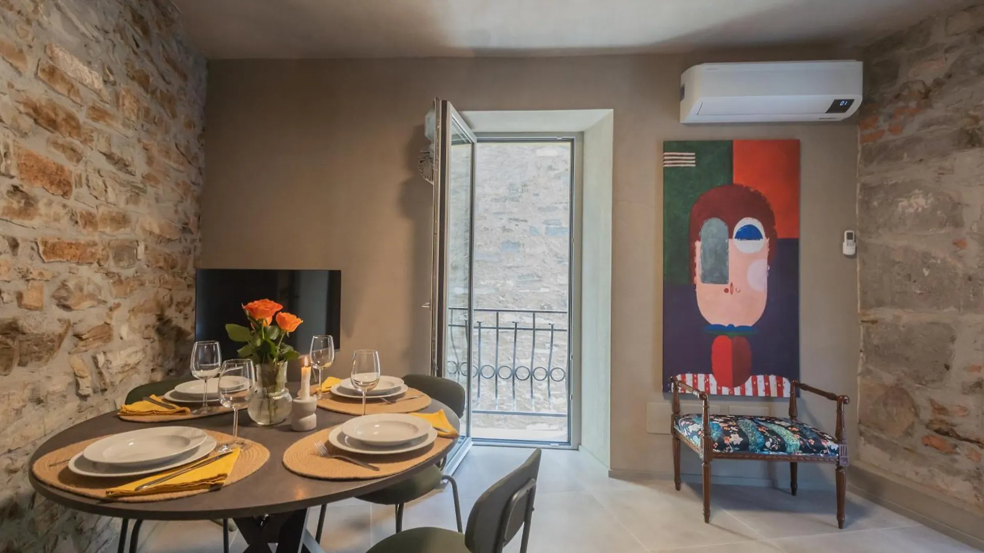 Urio'S Castle Suites By Rent All Como Carate Urio 0*,  Италия