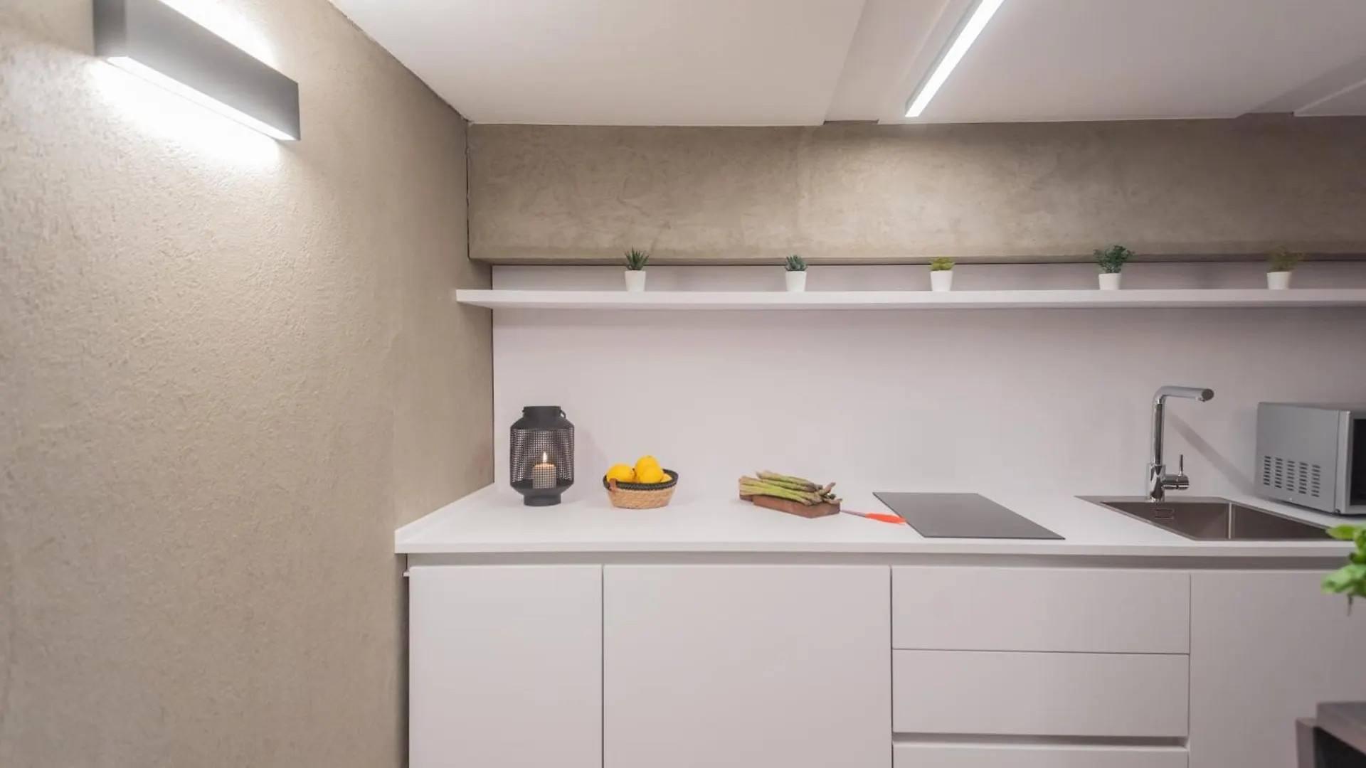 Urio'S Castle Suites By Rent All Como Carate Urio