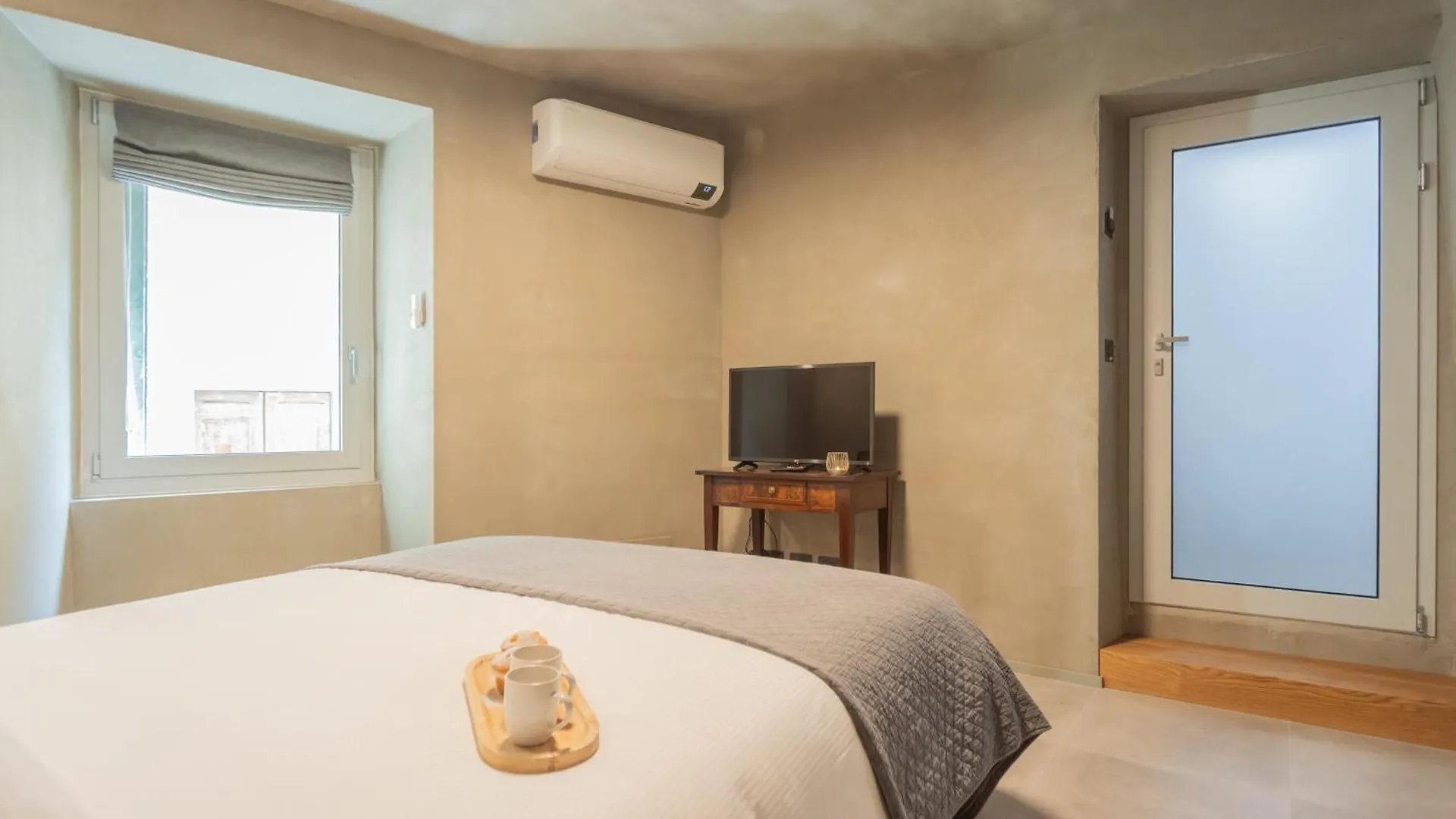 Urio'S Castle Suites By Rent All Como Carate Urio Апартаменты